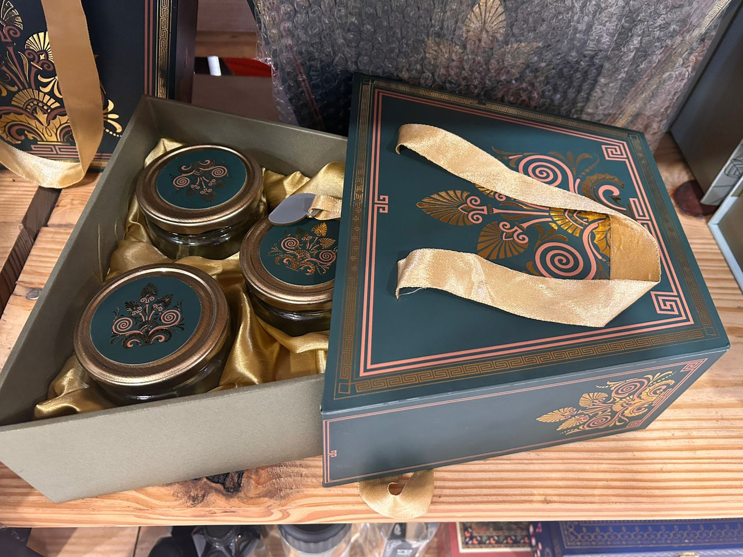 TGO Mehfil E Noor Hamper Box 5 Jar