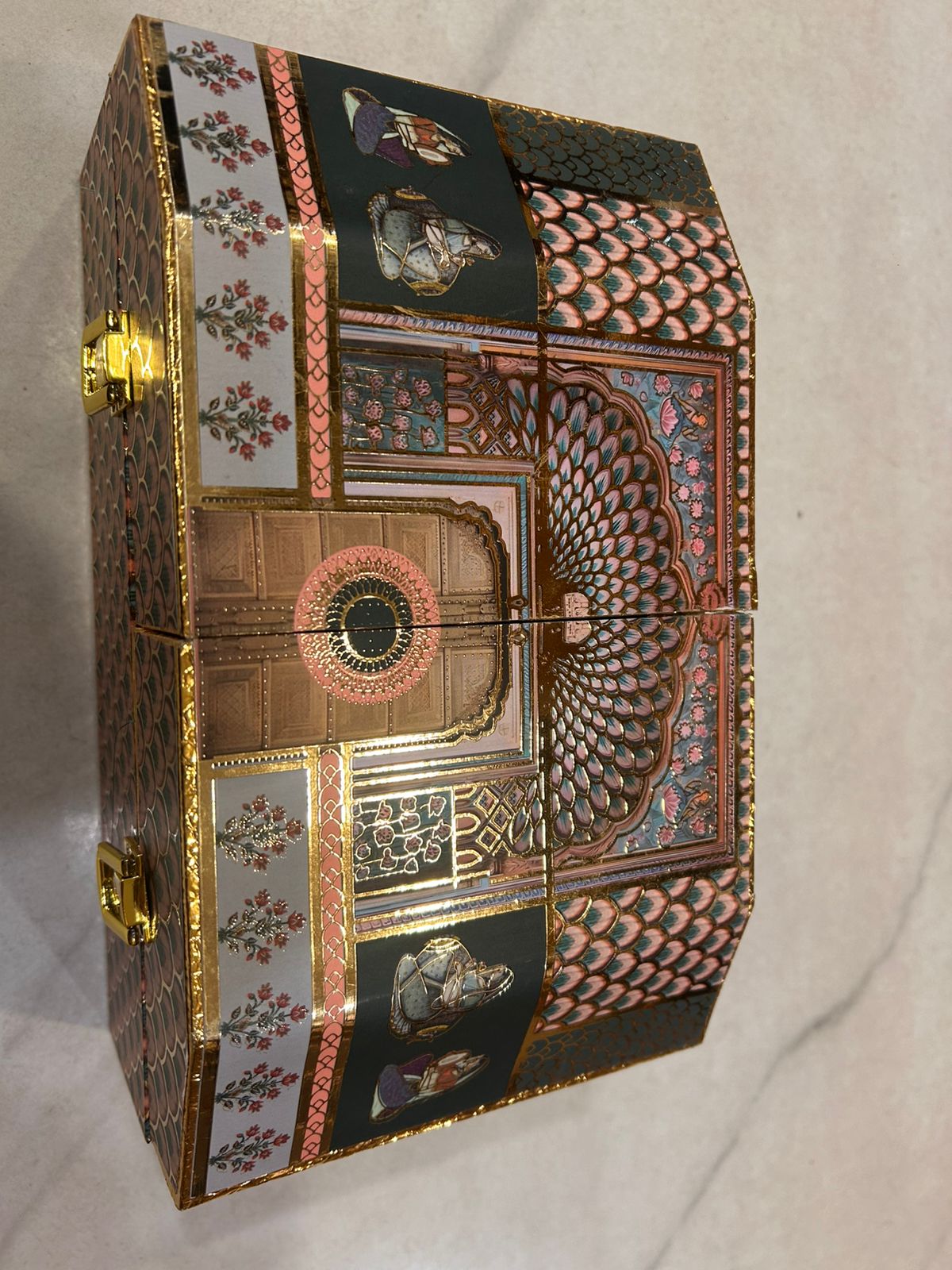 TGO Peacock Darbar Hamper box 2 jar